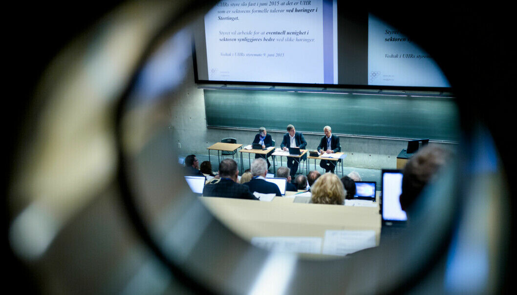 Alle landets universitets- og høgskoletopper møtes i Bergen de neste to dagene til seminar og representantskapsmøte. Kutt i Forskningsrådet står ikke på dagsorden. Bildet er fra et tidligere representantskapsmøte i Trondheim. Alle landets universitets- og høgskoletopper møtes i Bergen de neste to dagene til seminar og representantskapsmøte. Kutt i Forskningsrådet står ikke på dagsorden. Bildet er fra et tidligere representantskapsmøte i Trondheim.