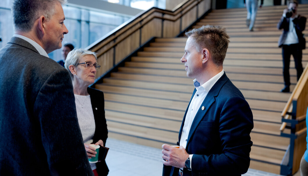 NTNU-rektor Anne Borge mener det ikke er naturlig at rektorene kommer med en uttalelse, men at det må være Universitets- og høgskolerådet som gjør det. NTNU-rektor Anne Borge mener det ikke er naturlig at rektorene kommer med en uttalelse, men at det må være Universitets- og høgskolerådet som gjør det.
