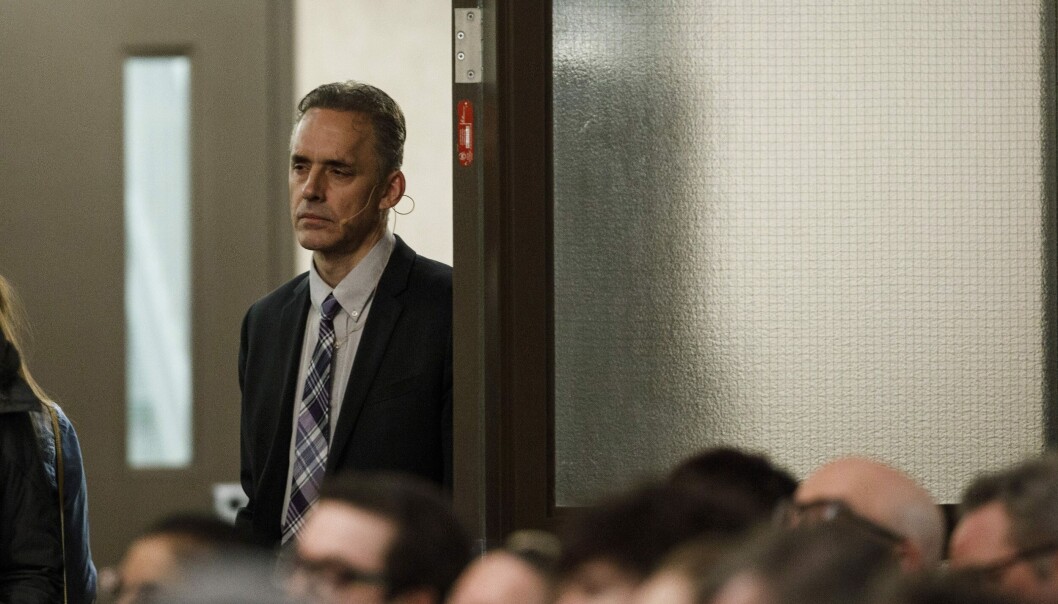 Debatten går om hvorvidt den kanadiske psykologen, Jordan Peterson, driver med hets eller hatprat. Han kommer til Norge i pinsen, noe som har skapt reaksjoner. Debatten går om hvorvidt den kanadiske psykologen, Jordan Peterson, driver med hets eller hatprat. Han kommer til Norge i pinsen, noe som har skapt reaksjoner.