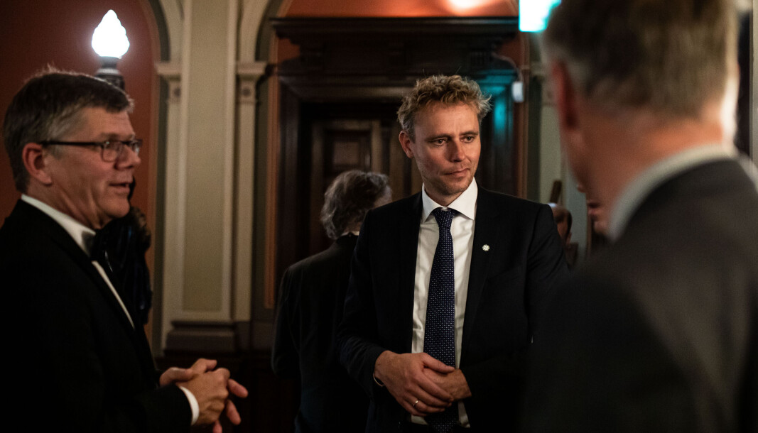 Tøffere prioriteringer er på agendaen til forsknings- og høyere utdanningsminister Ola Borten Moe. Rektor Svein Stølen ved Universitetet i Oslo (t.v.) advarer mot at de tøffe prioriteringene kan føre til ensretting og ramme viktige fagfelt. Tøffere prioriteringer er på agendaen til forsknings- og høyere utdanningsminister Ola Borten Moe. Rektor Svein Stølen ved Universitetet i Oslo (t.v.) advarer mot at de tøffe prioriteringene kan føre til ensretting og ramme viktige fagfelt.