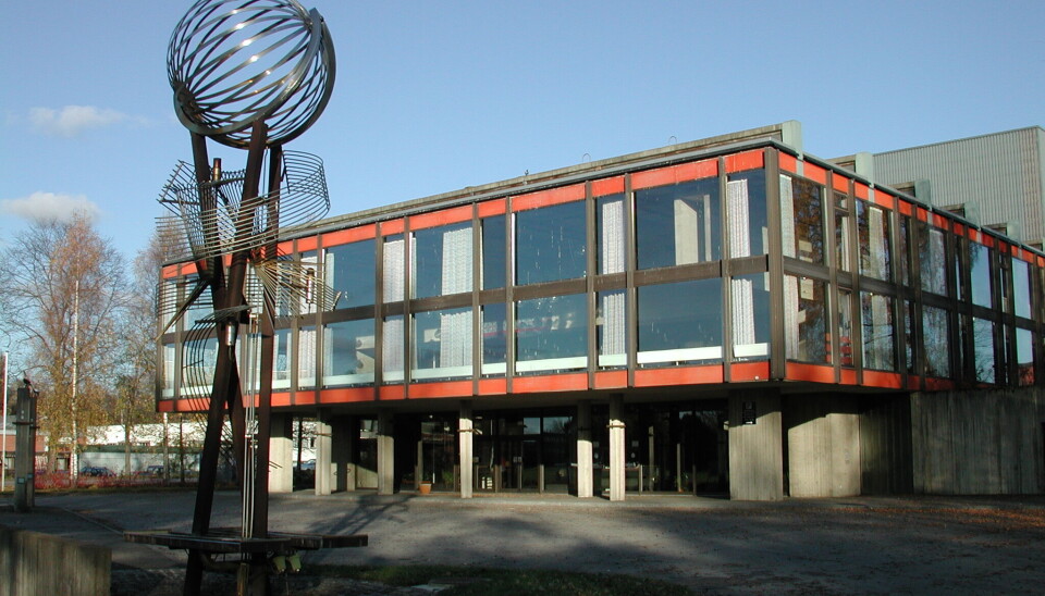 Carl Nesjars skulptur utenfor Aud Max ved NMBU.