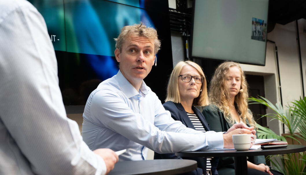 Forsknings- og høyere utdanningsminister Ola Borten Moe i paneldebatt med Sunniva Whittaker og Tuva Todnem Lund. Forsknings- og høyere utdanningsminister Ola Borten Moe i paneldebatt med Sunniva Whittaker og Tuva Todnem Lund.