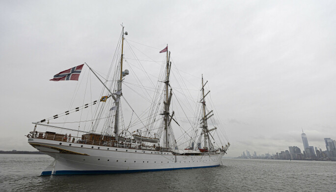 Statsraad Lehmkuhl i New York under One Ocean Expedition i desember 2021. Statsraad Lehmkuhl i New York under One Ocean Expedition i desember 2021.