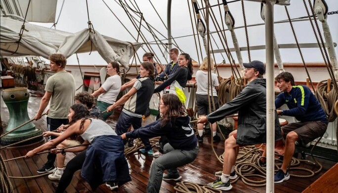 Seilskipet Statsraad Lehmkuhl er i øyeblikket underveis i Stillehavet med 90 studenter fra UiB ombord. Seilskipet Statsraad Lehmkuhl er i øyeblikket underveis i Stillehavet med 90 studenter fra UiB ombord.