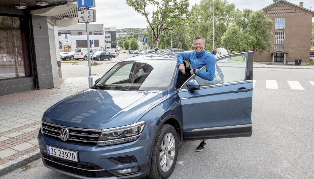 Med krigsutbruddet har det aller meste stoppet helt opp. Denne bilen ble nylig kjøpt inn for å reise sikkert hos vår nabo i øst, men den har knapt vært over grensen, forteller kommunikasjonsansvarlig Jonas Sjøkvist Karlsbakk i Barentssekretariatet. Med krigsutbruddet har det aller meste stoppet helt opp. Denne bilen ble nylig kjøpt inn for å reise sikkert hos vår nabo i øst, men den har knapt vært over grensen, forteller kommunikasjonsansvarlig Jonas Sjøkvist Karlsbakk i Barentssekretariatet.