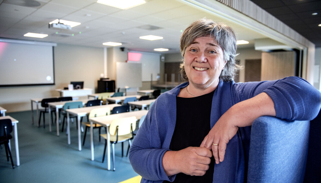 — I Sør-Varanger har det vært lite kald krig-retorikk i det offentlige rom de siste årene, men etter 24.februar har det hardnet til med beskrivelser om at vi er naive som vil normalisere forholdet til Russland, sier Unni Sildnes som er samfunnskontakt og plassansvarlig for UiTs utdanningsaktiviteter i Kirkenes. — I Sør-Varanger har det vært lite kald krig-retorikk i det offentlige rom de siste årene, men etter 24.februar har det hardnet til med beskrivelser om at vi er naive som vil normalisere forholdet til Russland, sier Unni Sildnes som er samfunnskontakt og plassansvarlig for UiTs utdanningsaktiviteter i Kirkenes.