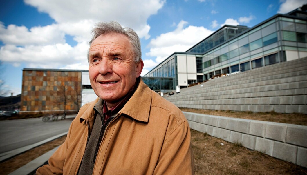 Statsbygg anbefaler at HINNs studiested på Lillehammer flyttes fra Storhove til sentrum. Anbefalingen skal ikke ha møtt sterk motstand i høgskolestyret, men ifølge professor Rolf Rønning og tidligere rektor Håvard Teigen (bildet), er de fleste ansatte mildt sagt skeptiske. Statsbygg anbefaler at HINNs studiested på Lillehammer flyttes fra Storhove til sentrum. Anbefalingen skal ikke ha møtt sterk motstand i høgskolestyret, men ifølge professor Rolf Rønning og tidligere rektor Håvard Teigen (bildet), er de fleste ansatte mildt sagt skeptiske.
