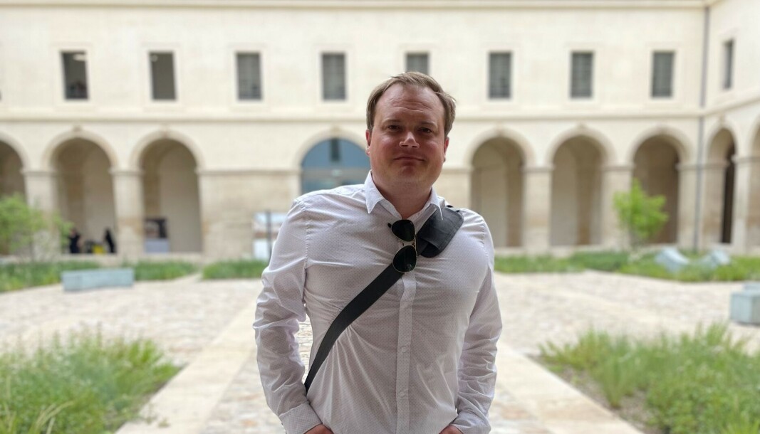 Jonas Stein startar sommaren med å avslutta eit forskingsopphald ved Sciences Po i Paris. Jonas Stein startar sommaren med å avslutta eit forskingsopphald ved Sciences Po i Paris.
