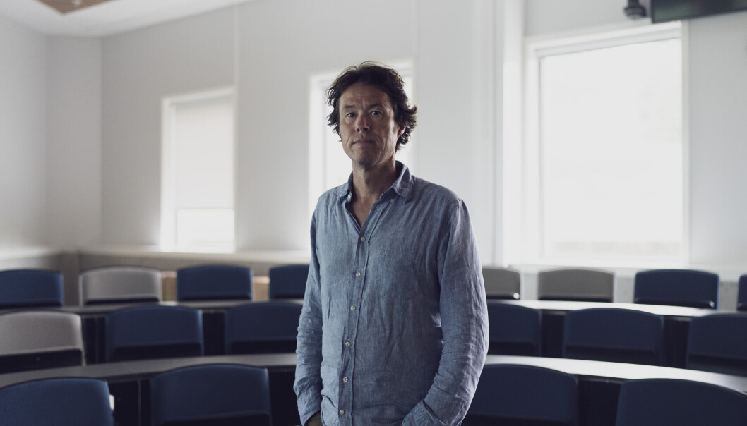 Ola Kvaløy, dekan ved Handelshøyskolen ved Universitetet i Stavanger er skuffet over at de sakkyndige ikke vil la ham tilby studentene sine å ta master i rettsvitenskap. Ola Kvaløy, dekan ved Handelshøyskolen ved Universitetet i Stavanger er skuffet over at de sakkyndige ikke vil la ham tilby studentene sine å ta master i rettsvitenskap.