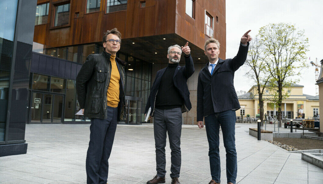 Forsknings- og høyere utdanningsminister Ola Borten (t.h.) har bestemt at OsloMets nye campus skal ligge på Lillestrøm. Samtidig vil han ha konsulentbruken ved universiteter og høgskoler ned. Her er han sammen med OsloMet-rektor Christen Krogh og Lillestrøms ordfører Jørgen Vik i mai. Forsknings- og høyere utdanningsminister Ola Borten (t.h.) har bestemt at OsloMets nye campus skal ligge på Lillestrøm. Samtidig vil han ha konsulentbruken ved universiteter og høgskoler ned. Her er han sammen med OsloMet-rektor Christen Krogh og Lillestrøms ordfører Jørgen Vik i mai.