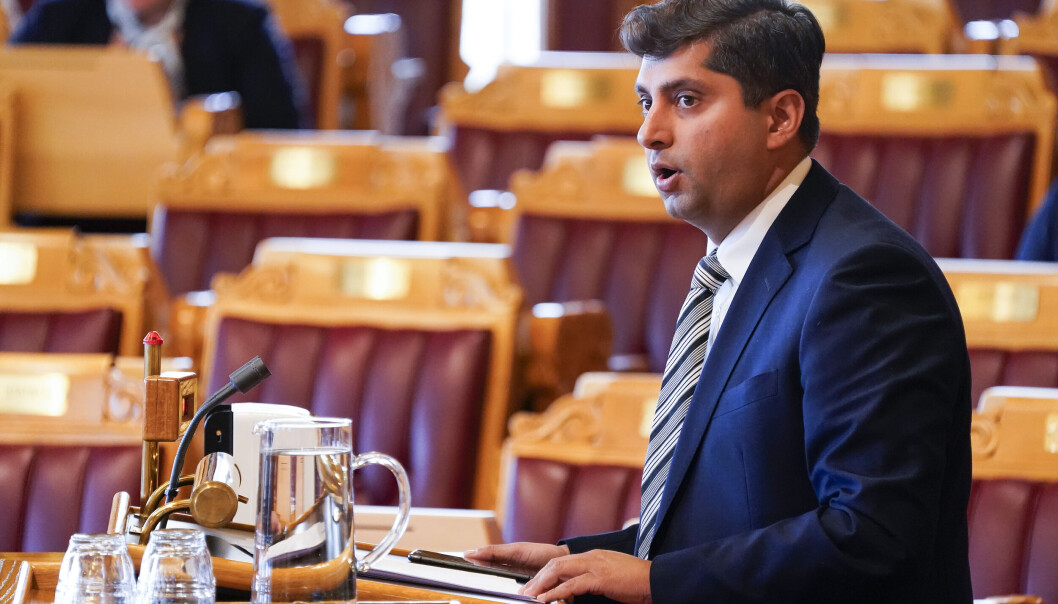 Himanshu Gulati (Frp) mener studentene trenger en egen ordning så lenge regjeringen ikke følger Frps forslag om en makspris på 50 øre. Himanshu Gulati (Frp) mener studentene trenger en egen ordning så lenge regjeringen ikke følger Frps forslag om en makspris på 50 øre.
