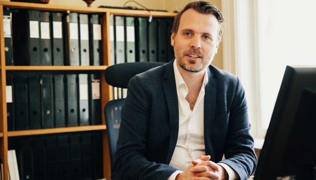 Generalsekretær Arne Vestbø i Norsk faglitterære forfatter- og oversetterforening (NFFO) viser til tall som viser hva deres forfattere vanligvis tjener. Generalsekretær Arne Vestbø i Norsk faglitterære forfatter- og oversetterforening (NFFO) viser til tall som viser hva deres forfattere vanligvis tjener.