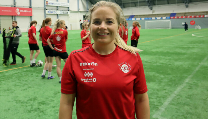 Line Dverseth Danielsen fra Nord universitet har forsker på ledelse av kvinnelige fotballspillere.