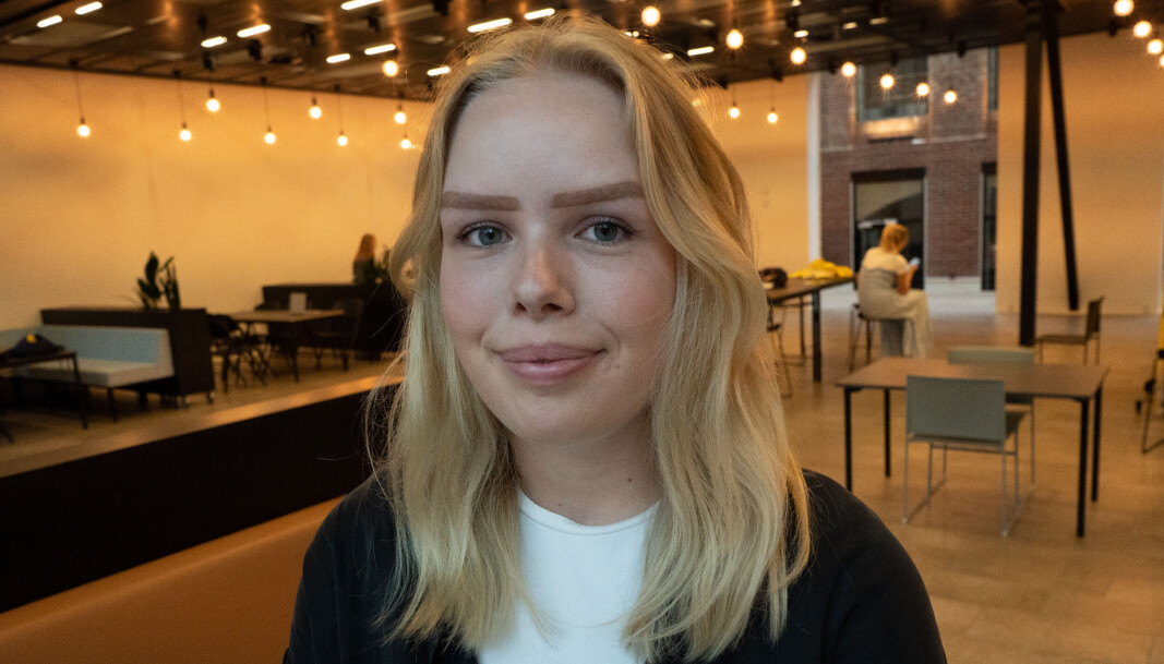 Celine Lorentzen har alltid likt å lære og lære bort. Derfor har hun søkt seg til grunnskolelærerutdanningen ved OsloMet. Celine Lorentzen har alltid likt å lære og lære bort. Derfor har hun søkt seg til grunnskolelærerutdanningen ved OsloMet.