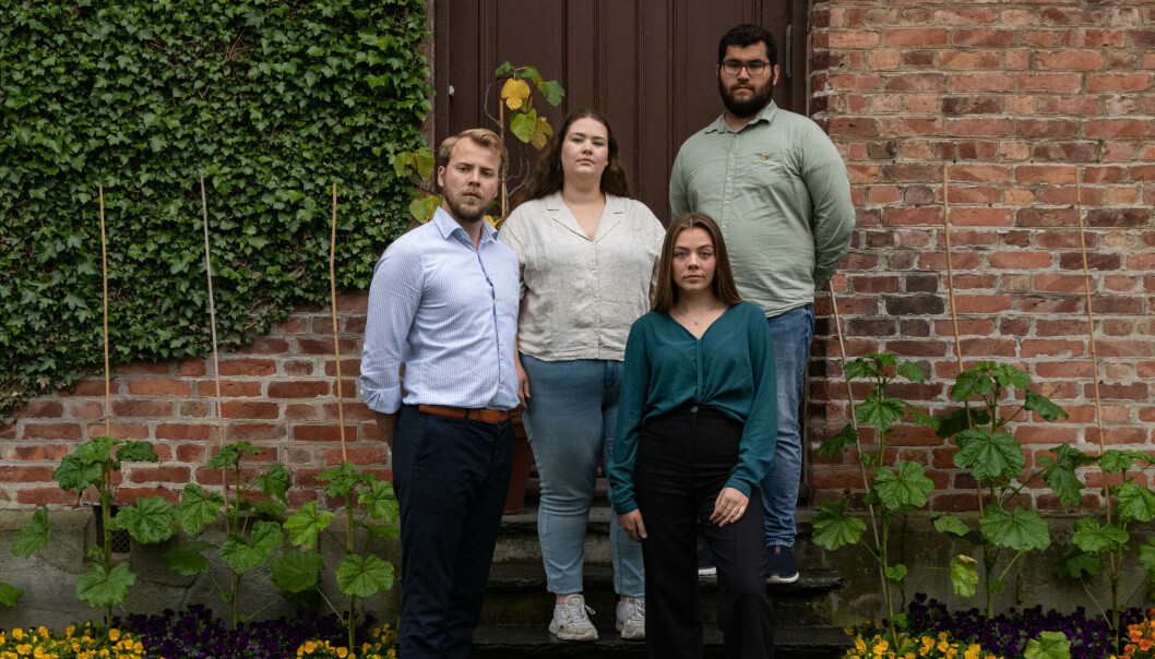 Arbeidsutvalget ved Studentparlamentet UiB: Leder Aksel Haukom, nestleder Andrea Nesvik Voss og AU-medlemene Oscar dos Santos Kvalsvik og Kaja Ingdal Hovdenak. Arbeidsutvalget ved Studentparlamentet UiB: Leder Aksel Haukom, nestleder Andrea Nesvik Voss og AU-medlemene Oscar dos Santos Kvalsvik og Kaja Ingdal Hovdenak.