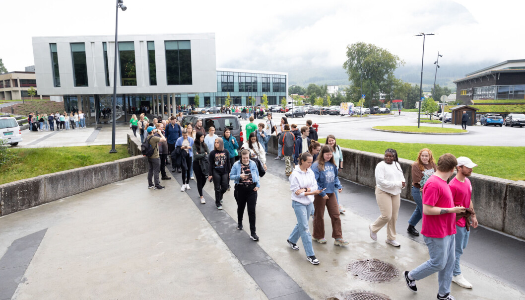 Høgskulen i Volda har 350 tilsette og 4600 studenter. Snart skal ny rektor velges. Høgskulen i Volda har 350 tilsette og 4600 studenter. Snart skal ny rektor velges.