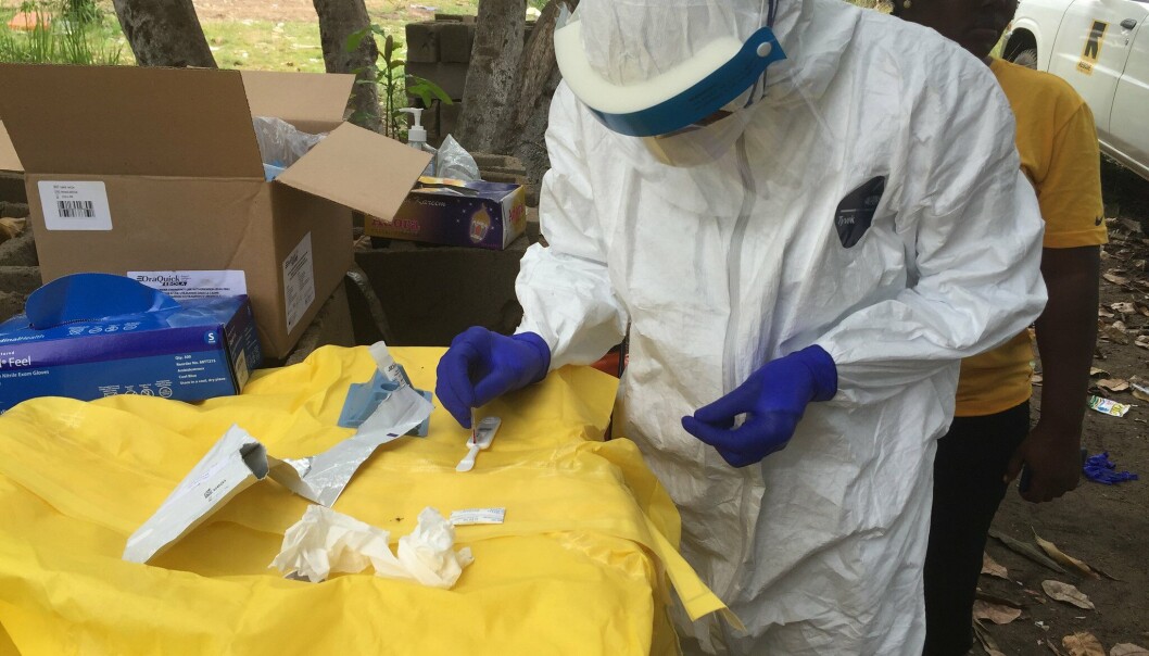 Pandemiberedskap og håndtering har vist oss nødvendigheten av å styrke undervisnings- og forskningsinnsatsen innen global helse, skriver Team Harbo. Bildet er fra ebola-håndtering i Liberia. Pandemiberedskap og håndtering har vist oss nødvendigheten av å styrke undervisnings- og forskningsinnsatsen innen global helse, skriver Team Harbo. Bildet er fra ebola-håndtering i Liberia.