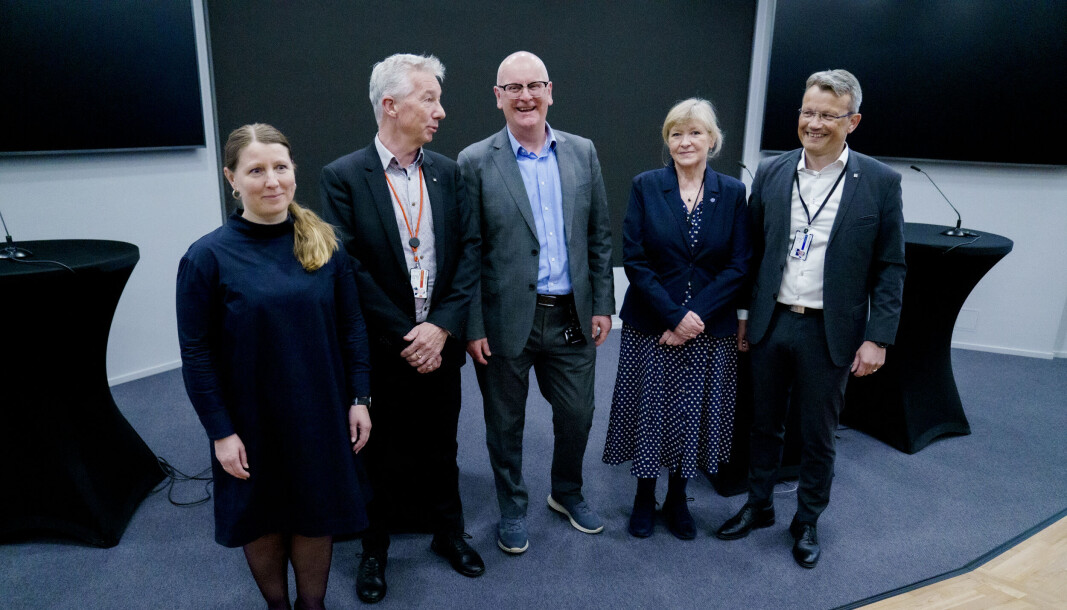 F.v. Guro Lind i Unio, Pål N. Arnesen i YS stat, Statens personaldirektør Gisle Norheim, Kari Tønnessen Nordli i Akademikerne stat og Egil André Aas i LO Stat før forhandlingene om årets lønnsoppgjør i staten. F.v. Guro Lind i Unio, Pål N. Arnesen i YS stat, Statens personaldirektør Gisle Norheim, Kari Tønnessen Nordli i Akademikerne stat og Egil André Aas i LO Stat før forhandlingene om årets lønnsoppgjør i staten.