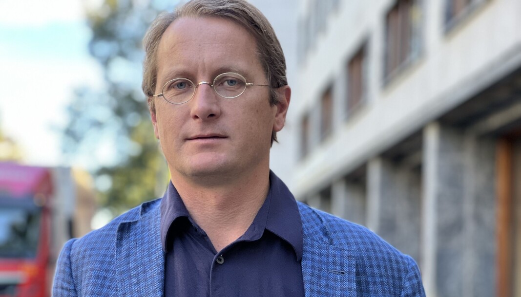 Trond Åm er leder for Litteraturhuset i Trondheim: - Hvis forutsetningene for en dialog og samtale forsvinner, og noen har all definisjonsmakt, så får du ikke dialog og et fellesskap. Trond Åm er leder for Litteraturhuset i Trondheim: - Hvis forutsetningene for en dialog og samtale forsvinner, og noen har all definisjonsmakt, så får du ikke dialog og et fellesskap.