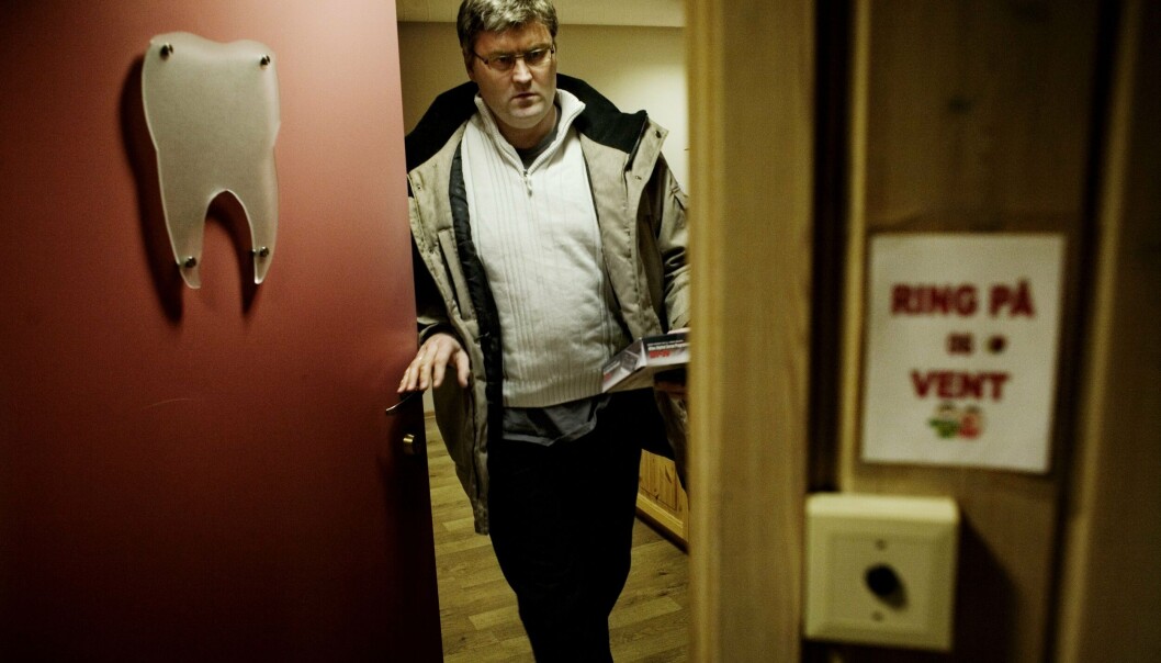 Jon Sudbø (bilde) hadde sin annenstilling ved Det medisinske fakultet ved Universitetet i Oslo. Prodekan Jens Petter Berg ved fakultetet synes det er rart at oppføringene ikke er fjernet fra Cristin. Jon Sudbø (bilde) hadde sin annenstilling ved Det medisinske fakultet ved Universitetet i Oslo. Prodekan Jens Petter Berg ved fakultetet synes det er rart at oppføringene ikke er fjernet fra Cristin.
