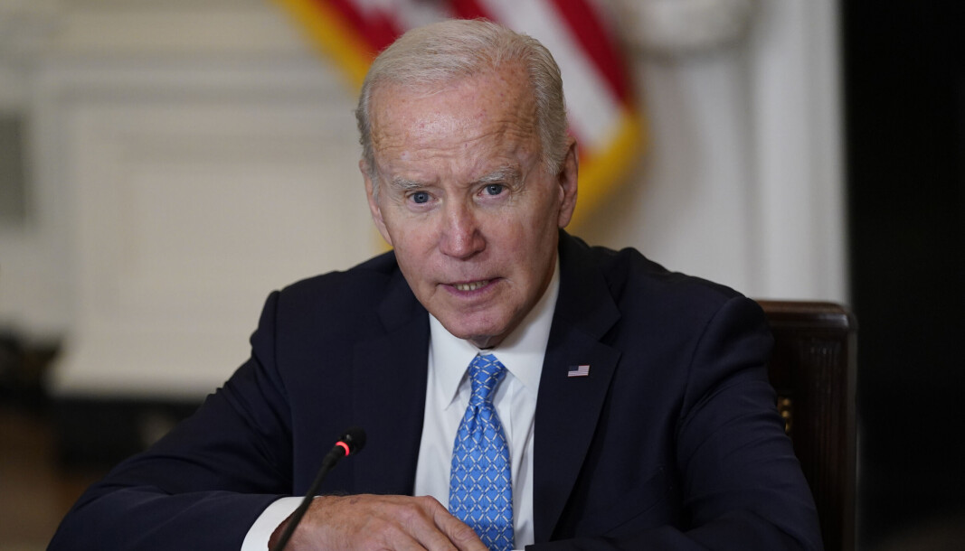 Kongressens budsjettkontor anslår kostnaden for Joe Bidens plan om sletting av studiegjeld for mange amerikanere til rundt 400 milliarder dollar. Kongressens budsjettkontor anslår kostnaden for Joe Bidens plan om sletting av studiegjeld for mange amerikanere til rundt 400 milliarder dollar.
