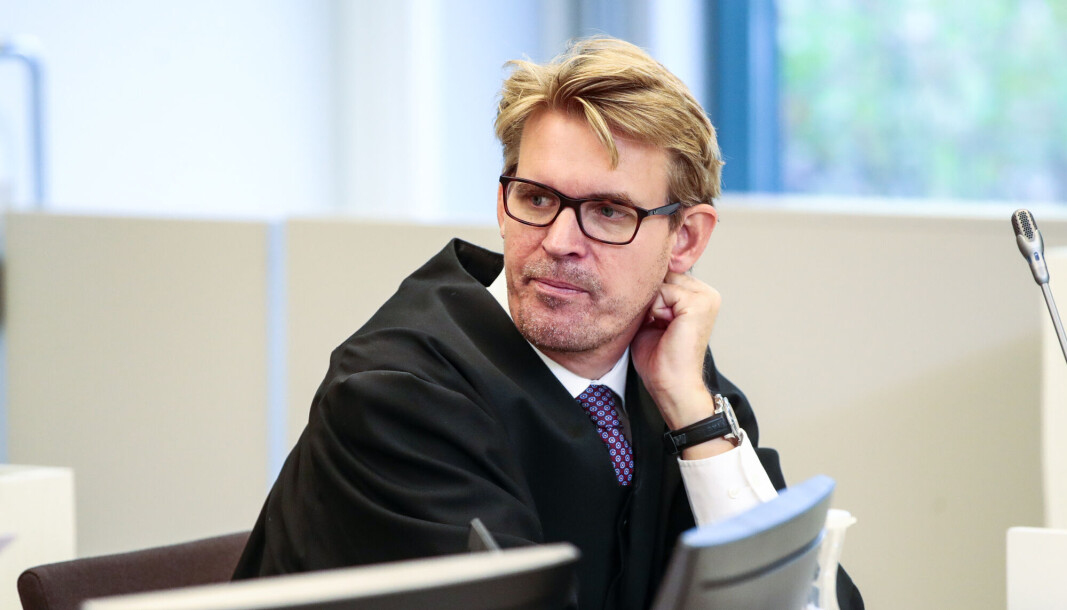 — Tiltalte vet at det er sensitivt med materialer opp mot Iran. Han var svært rask på labben med å være positiv til iranske forskere. Men som iraner måtte han vite at det er fare for samrøre mellom forskere og regimet, sa statsadvokat Frederik G. Ranke under sin prosedyre i Oslo tingrett, i saken mot den iransk-tyske tidligere NTNU-professoren som er tiltalt for flere brudd på eksportkontrolloven og de internasjonale sanksjonene mot Iran. — Tiltalte vet at det er sensitivt med materialer opp mot Iran. Han var svært rask på labben med å være positiv til iranske forskere. Men som iraner måtte han vite at det er fare for samrøre mellom forskere og regimet, sa statsadvokat Frederik G. Ranke under sin prosedyre i Oslo tingrett, i saken mot den iransk-tyske tidligere NTNU-professoren som er tiltalt for flere brudd på eksportkontrolloven og de internasjonale sanksjonene mot Iran.