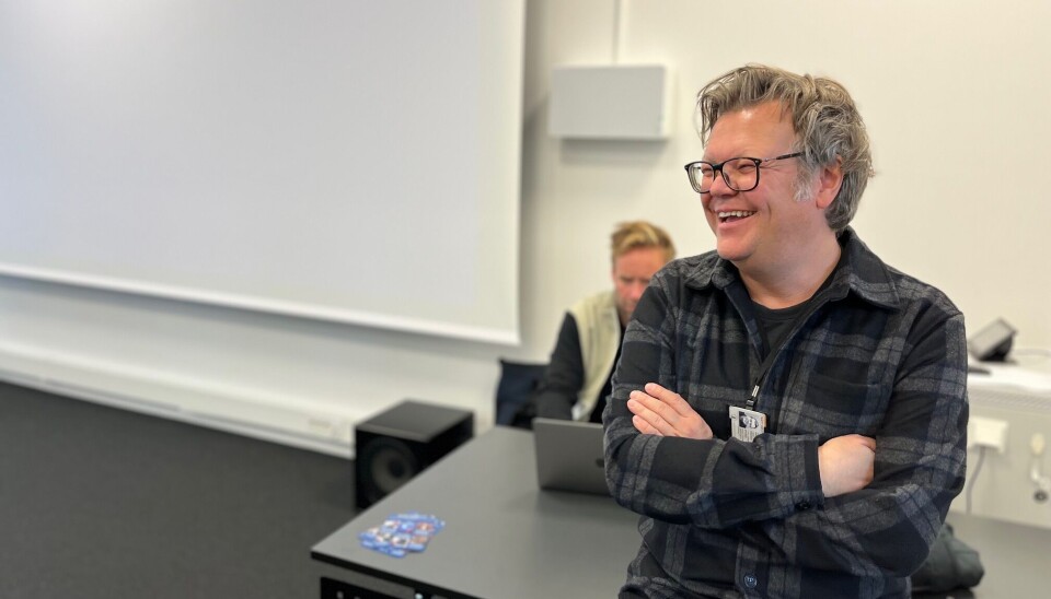 You are writing a novel, sa ein fransk professor til Øyvind Vågnes om doktoravhandlinga hans. Roman vart det ikkje då, men avhandlinga vart gitt ut i bokform i USA. Seinare har det vorte fem romanar, og i tillegg noko sakprosa. Manusforfattar Thomas Seeberg Torjussen bak.