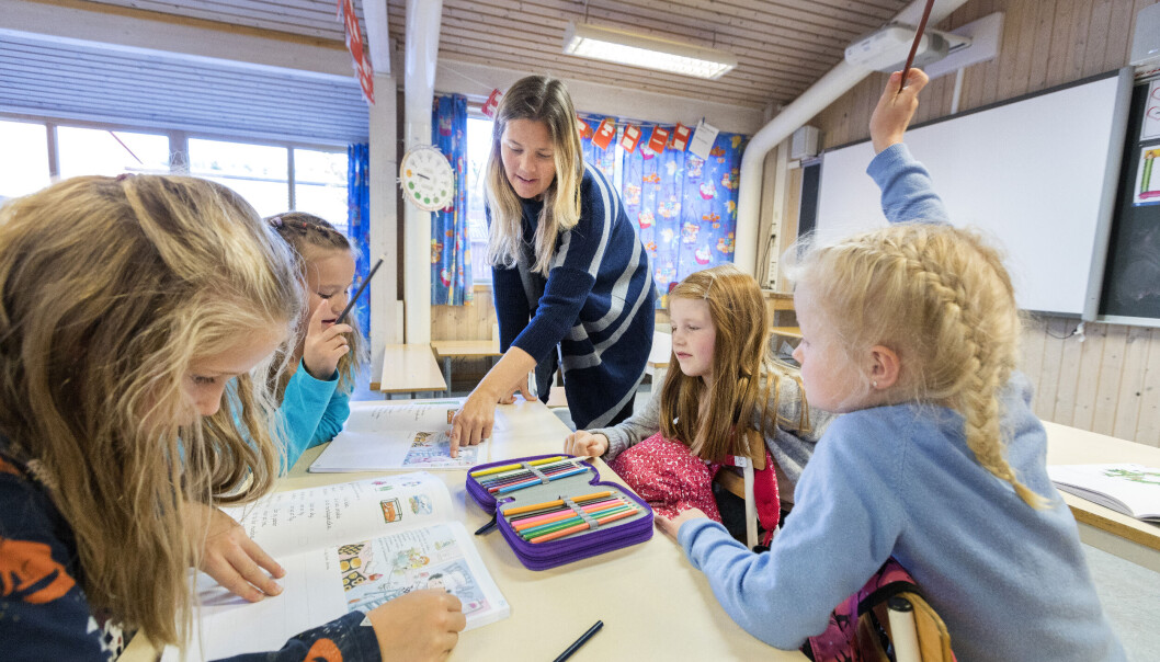 Alle vil gjøre noe for å bedre rekruttering til lærerutdanningene, men et stort flertall på Stortinget vil ikke lytte til lærerutdannerne, som mener at et bra tiltak kan være å endre på opptaksrav. Alle vil gjøre noe for å bedre rekruttering til lærerutdanningene, men et stort flertall på Stortinget vil ikke lytte til lærerutdannerne, som mener at et bra tiltak kan være å endre på opptaksrav.