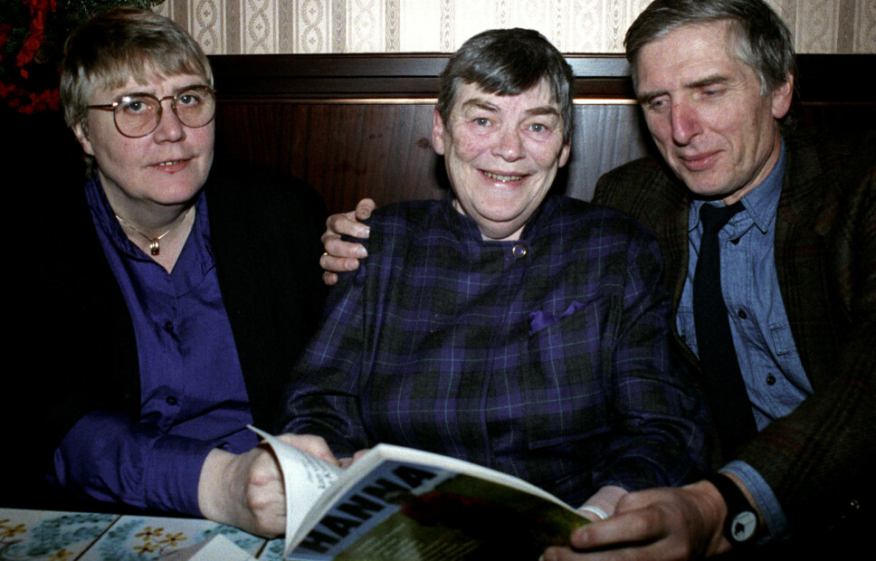 Ottar Brox i 1989 i samband med lansering av ei bok om den gamle partileiaren i SV, Hanna Kvanmo (i midten). Til venstre Oddrun Pettersen.