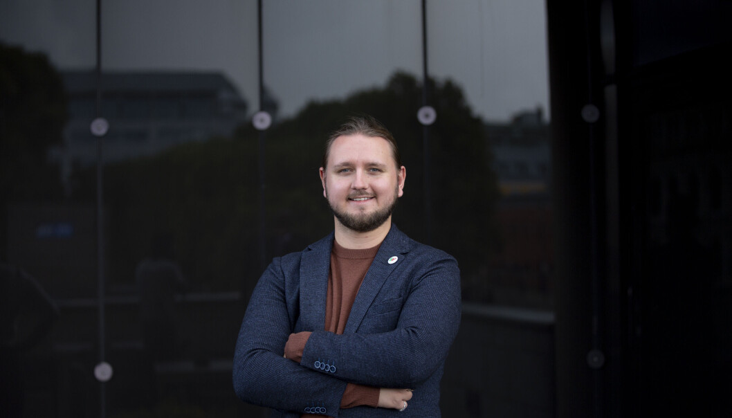 SVs utdanningspolitiske talsperson Freddy André Øvstegård sier at partiet ønsker en betydelig økning i utdanningsstøtten neste år. SVs utdanningspolitiske talsperson Freddy André Øvstegård sier at partiet ønsker en betydelig økning i utdanningsstøtten neste år.