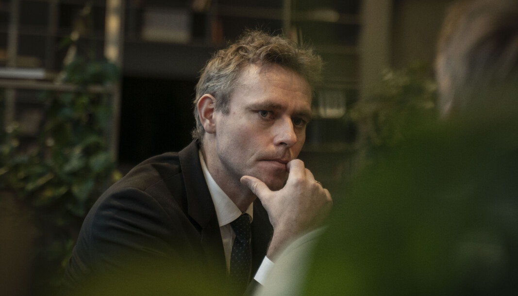 — Dersom andelen utenlandske statsborgere med doktorgrad i teknologi fra Norge fortsetter å øke, er det klart at vi kan risikere at virksomheter som arbeider med høyteknologiske problemstillinger ikke greier å ansette nok folk, sier forsknings og høyere utdanningsminister Ola Borten Moe (Sp). — Dersom andelen utenlandske statsborgere med doktorgrad i teknologi fra Norge fortsetter å øke, er det klart at vi kan risikere at virksomheter som arbeider med høyteknologiske problemstillinger ikke greier å ansette nok folk, sier forsknings og høyere utdanningsminister Ola Borten Moe (Sp).
