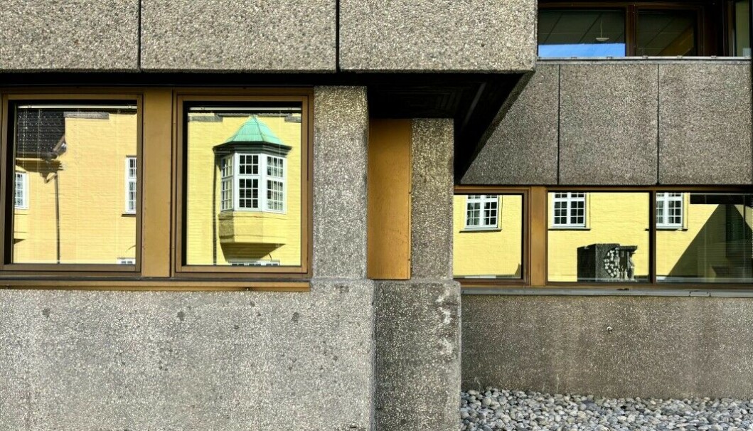 Leiinga ved Det humanistiske fakultet ved Universitetet i Bergen, har vedteke å stoppa ei doktorgradsvurdering. Avhandlinga blei levert inn ved Institutt for arkeologi, historie, kultur-og religionsvitskap som er ein del av fakultetet. Leiinga ved Det humanistiske fakultet ved Universitetet i Bergen, har vedteke å stoppa ei doktorgradsvurdering. Avhandlinga blei levert inn ved Institutt for arkeologi, historie, kultur-og religionsvitskap som er ein del av fakultetet.