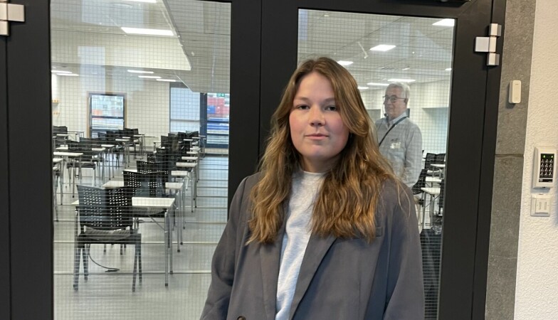 Student ved UiB, Live Krogsrud tror hun vil bli litt mindre stressa for den ekte eksamenen etter å ha vært med på demoeksamen.