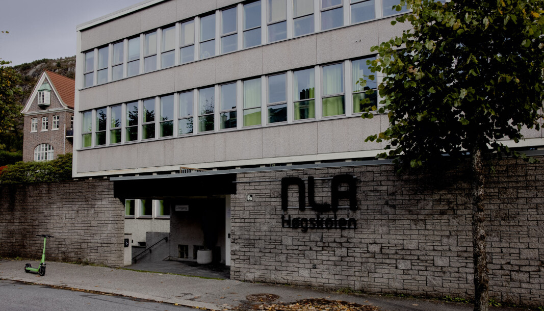 En del studier ved NLA har godt frammøte, som studier i økonomi og pedagogikk. Et nettbasert studium har ifølge Khrono nest best frammøte i landet. Men helhetsbildet er svært dystert, skriver Karl Øyvind Jordell. En del studier ved NLA har godt frammøte, som studier i økonomi og pedagogikk. Et nettbasert studium har ifølge Khrono nest best frammøte i landet. Men helhetsbildet er svært dystert, skriver Karl Øyvind Jordell.