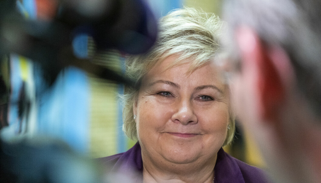 Høyre-leder og tidligere statsminister Erna Solberg kan smile etter at mange studenter «snur» og skifter fra Arbeiderpartiet til Høyre.