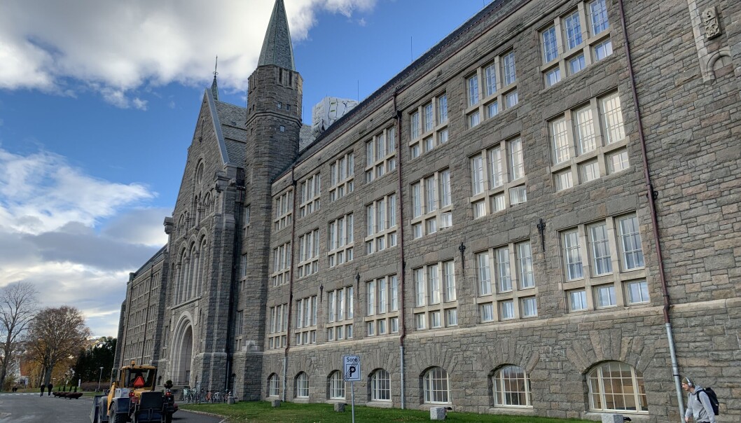 NTNU som landets største universitet har også mest penger på bok etter andre tertial, skrev Khrono 11. novmeber. NTNU som landets største universitet har også mest penger på bok etter andre tertial, skrev Khrono 11. novmeber.