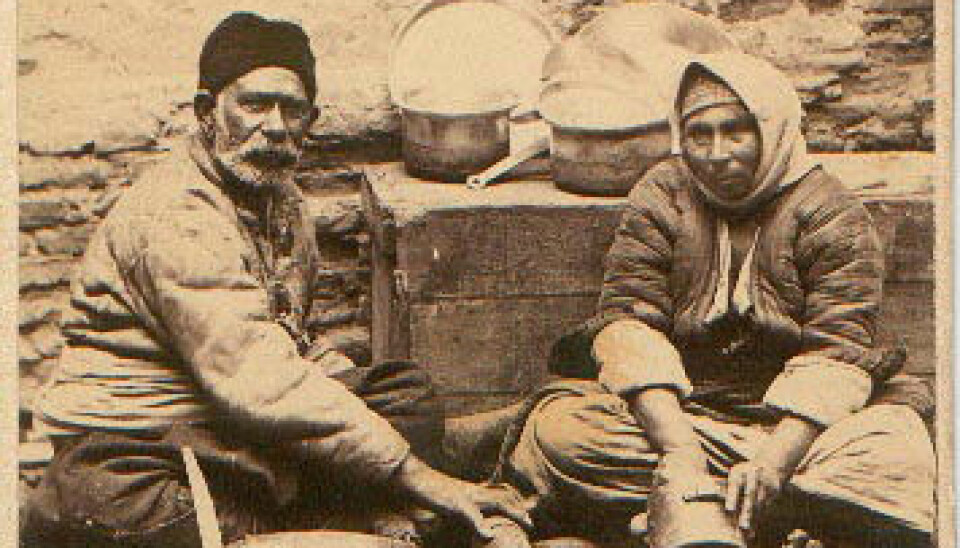 En familie med romske tinnsmeder i Romania, avbildet på 1800-tallet. Slaveri av rom var svært utbredt i Romania.