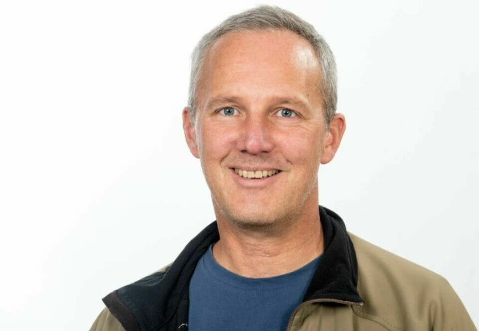 Geir Myrdahl Køien er professor i cybersikkerhet ved USN. Han ber folk om å tenke seg om to ganger.