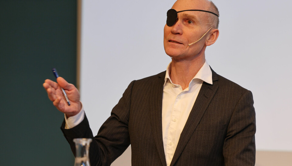 Steinar Kristoffersen, rektor ved Høgskolen i Molde. Lappen over øyet skyldes et uhell som gikk utover hodet og synet.