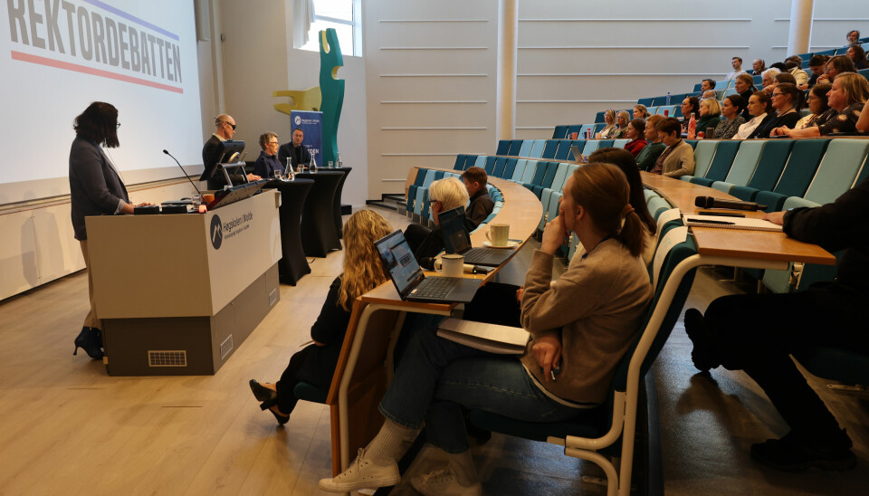 Rektordebatt ved Høgskolen i Molde samlet, om ikke fullt auditorium, så i hvert fall en del ansatte og noen få studenter.