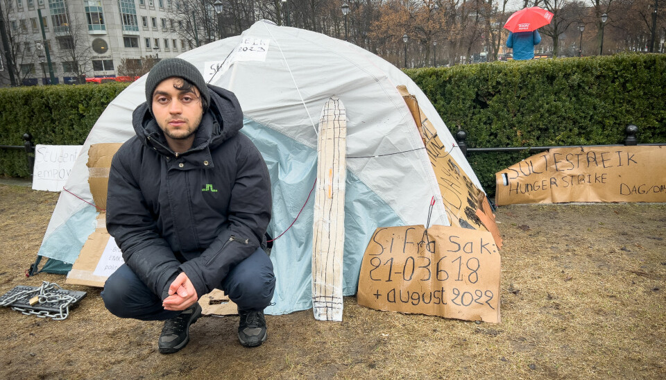Tidligere NMBU-student Adam M. Farhi har tilbrakt de siste ti månedene på asylmottak i påvente av at søknaden hans om asyl skal behandles.