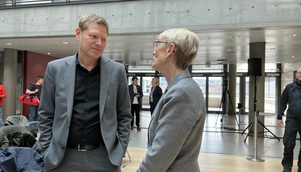 Sveinung Skule, leder for HK-dir, sammen med Anne Borg, rektor for Norges største universitet. Skule advarte mot å se på søkertallene alene: Man vet ikke om alle er kvalifisert for det de har søkt, og frem til 1. juni er det også mulig å omdisponere søknaden sin.