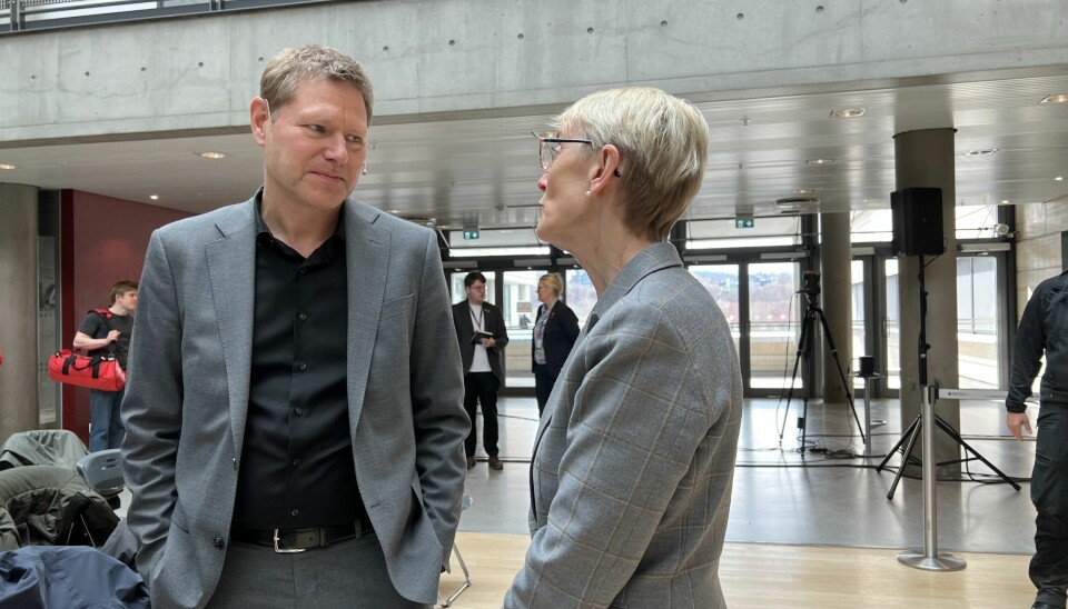 Sveinung Skule, direktør i Direktoratet for høyere utdanning og kompetanse, HK-dir besøkte NTNU mandag og presenterte søkertall. Her er han sammen med rektor Anne Borg.