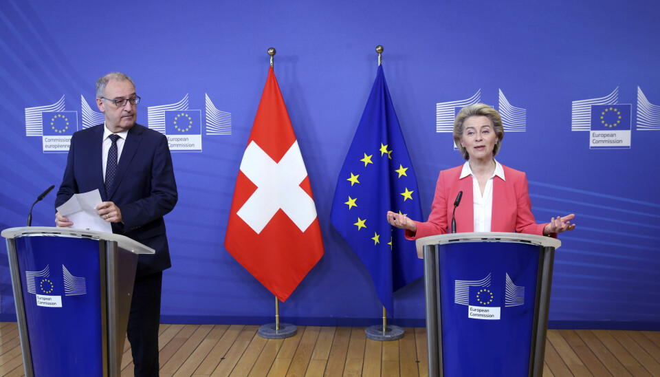 Det er fortsatt avstand mellom Sveits og EU — her ved tidligere president Guy Parmelin i Sveits og EU-kommisjonens president Ursula von der Leyen — etter bruddet i forhandlingene om en ny rammeavtale.