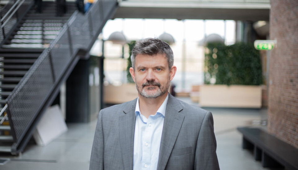 Dekan ved Handelshøgskolen, Roger Normann, vil gjerne fortsette i stillingen. Dekan ved Handelshøgskolen, Roger Normann, vil gjerne fortsette i stillingen.