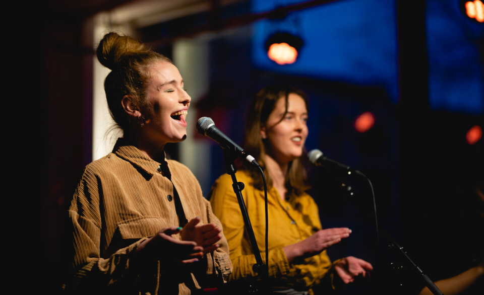 Den europeiske alliansen for musikkutdanningar skal bidra til å ruste studentane for omskiftelege tider i kunst- og musikklivet. På bildet, musikkstudentane Sofie Tollefsbøl og Birte Slettevoll i 2019.