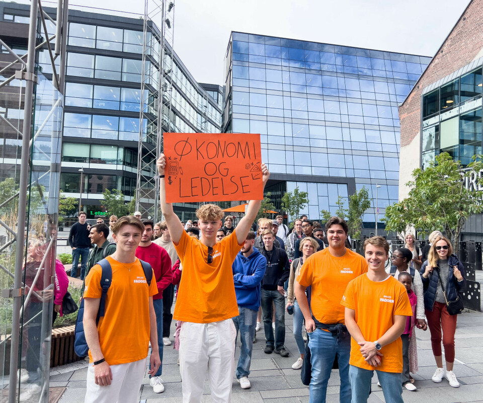 Studiestart ved Universitetet i Sørøst-Norge, campus Drammen. Faddergruppene står klare til å ta imot de nye studentene.