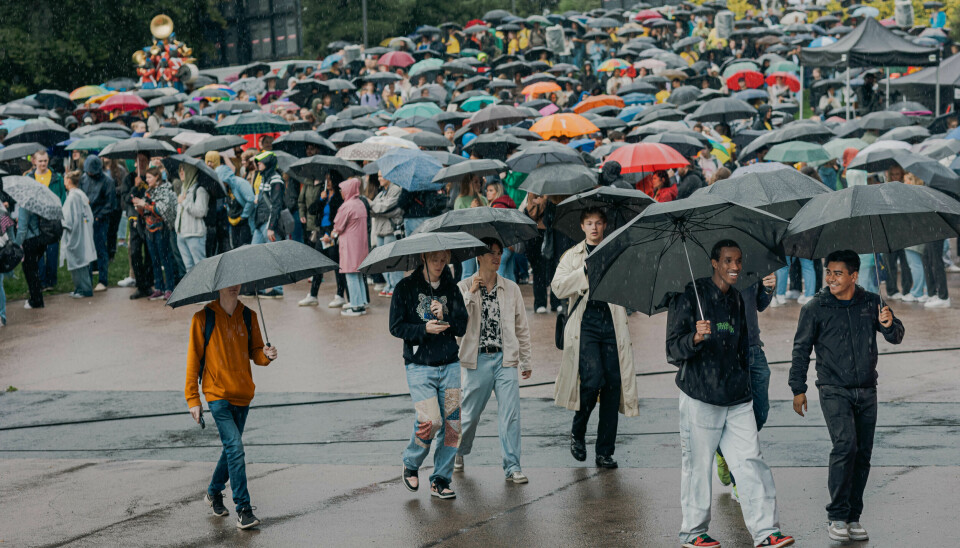 Det ble en våt studiestart for studentene ved OsloMet. Mange studenter i hovedstaden og de andre storbyene har det økonomisk tøft, skriver kronikkforfatterne.
