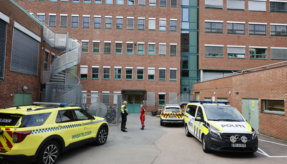 Oslo 20230824. Én person er lettere skadd og én person er alvorlig skadd etter en voldshendelse med kniv i en bygning tilhørende UiO