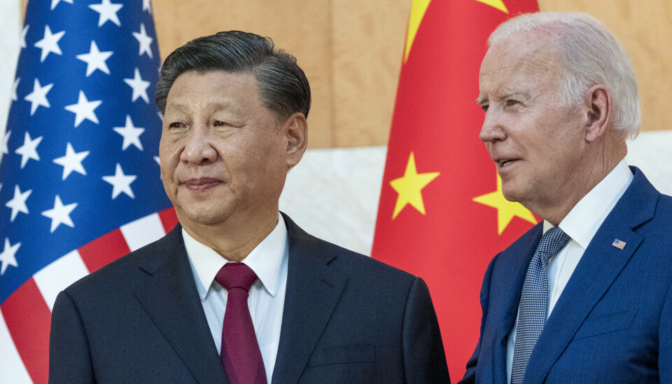 Kinas president Xi Jinping og USAs president Joe Biden i november 2022. De to landene skal nå forhandle om forlengelse av en historisk forskningsavtale.
